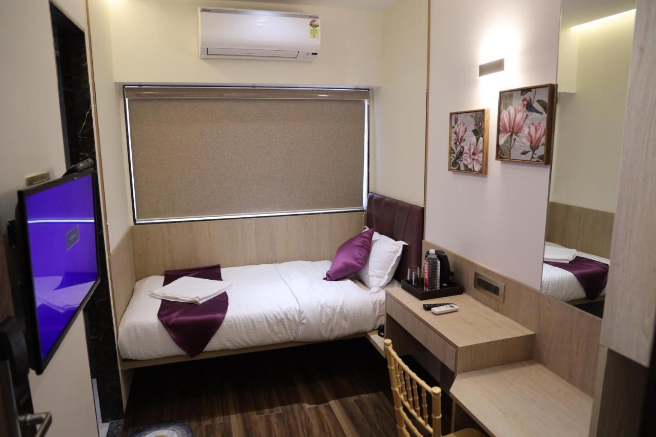 Vishal Hall Hotel Mumbai Exterior photo