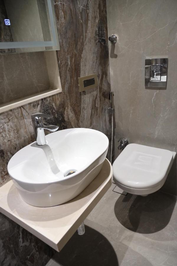 Vishal Hall Hotel Mumbai Exterior photo