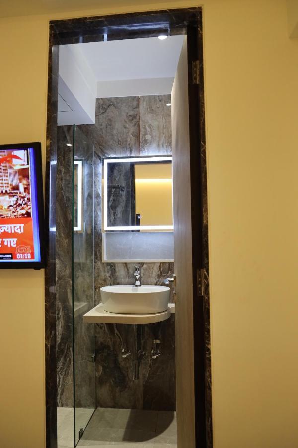 Vishal Hall Hotel Mumbai Exterior photo