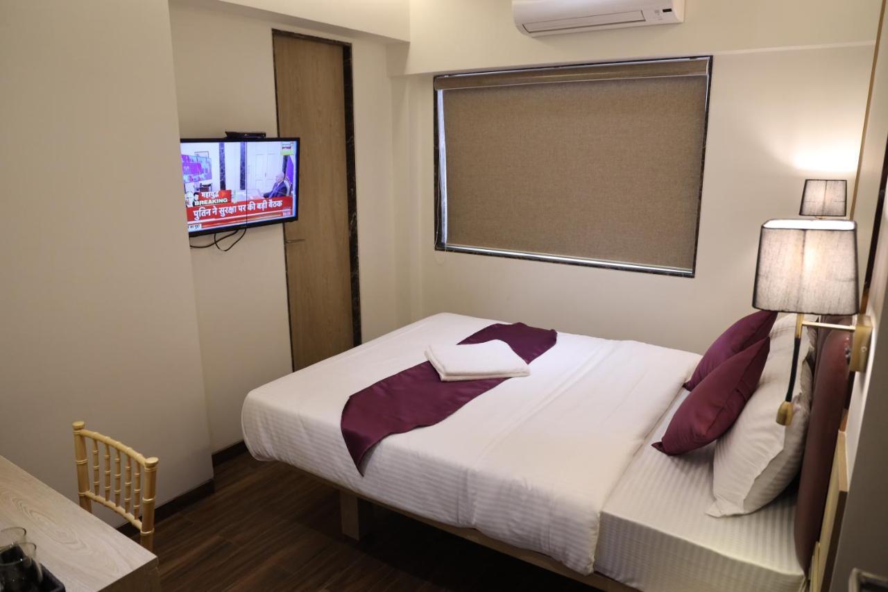 Vishal Hall Hotel Mumbai Exterior photo