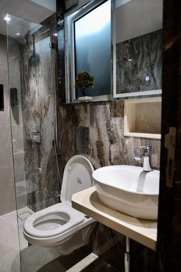 Vishal Hall Hotel Mumbai Exterior photo