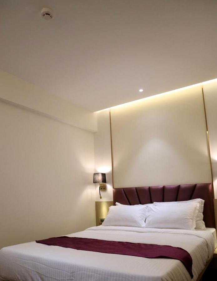 Vishal Hall Hotel Mumbai Exterior photo
